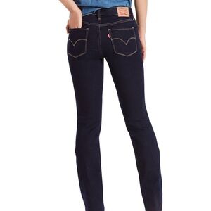 Levi's Women’s Dark Wash 514 Shaping Straight Leg with a stretch 26/32 NEW